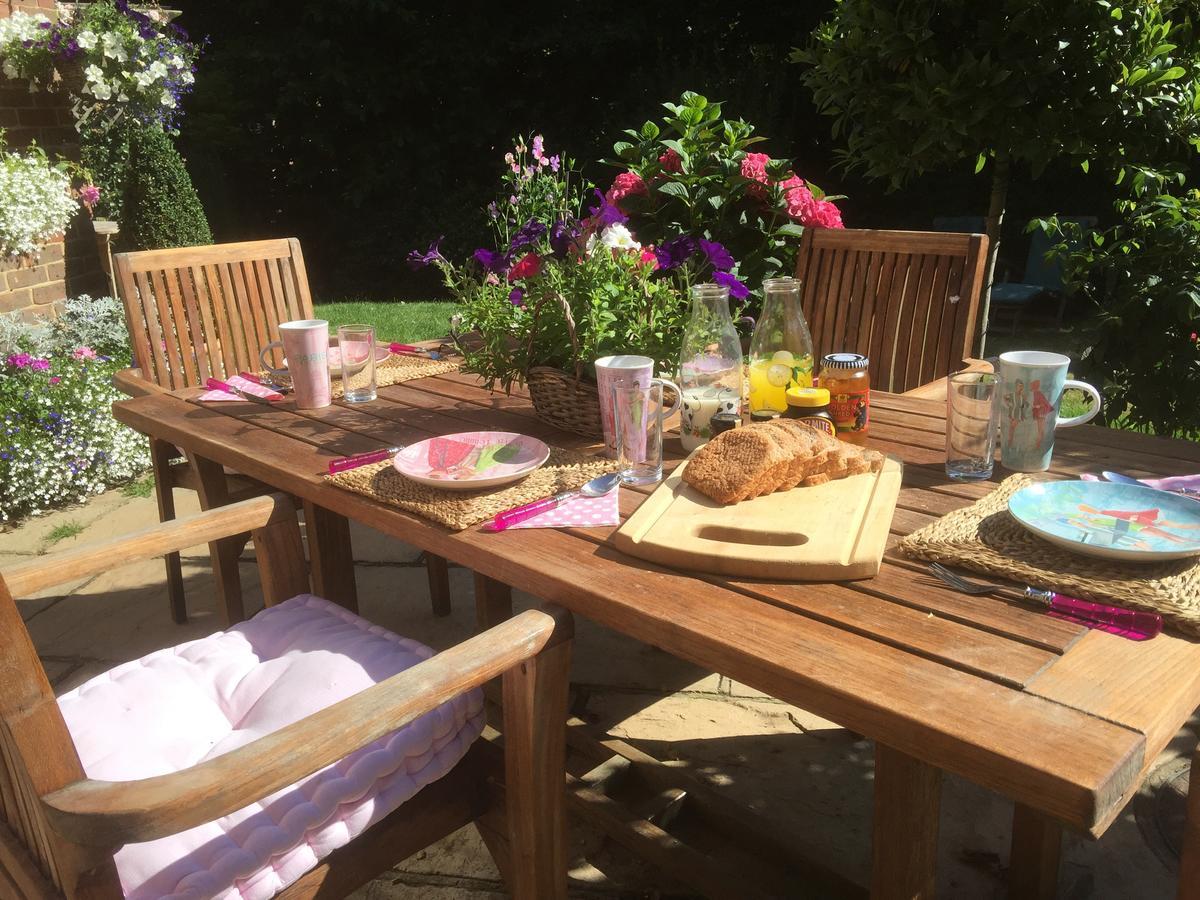 Bed and Breakfast Tirol House Thakeham Esterno foto