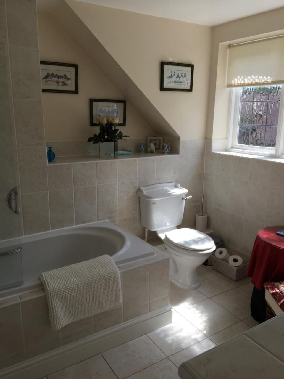 Bed and Breakfast Tirol House Thakeham Esterno foto
